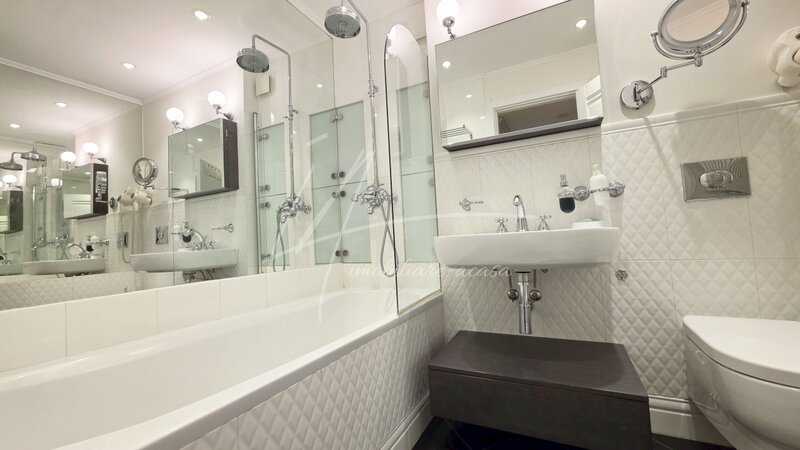 Oaza de liniste in apartament de lux, in padurea Baneasa.